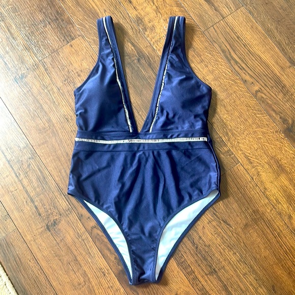 Cupshe Other - Cupshe one-piece swimsuit